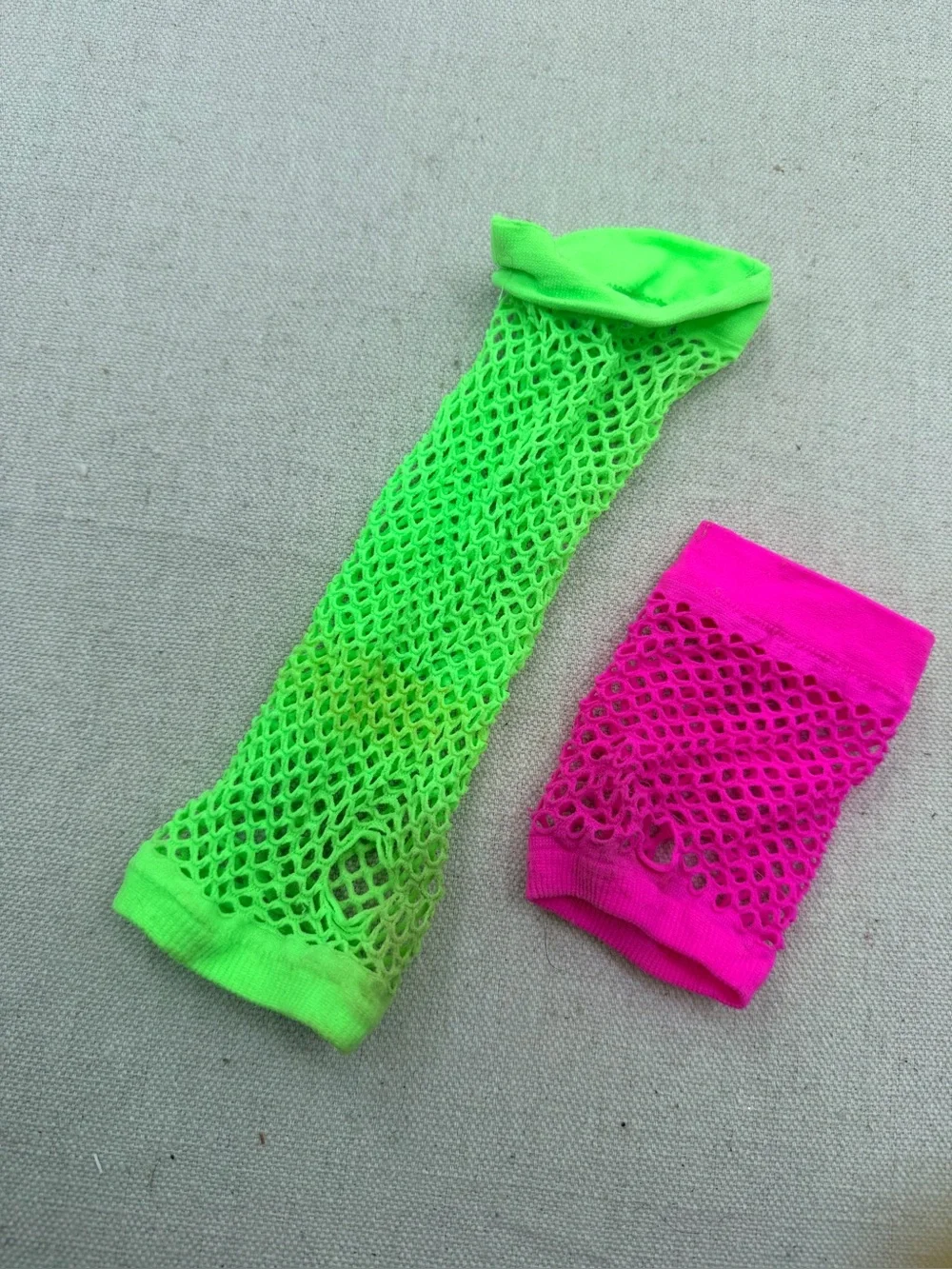 Neon Fishnet Arm Warmers - Green & Pink